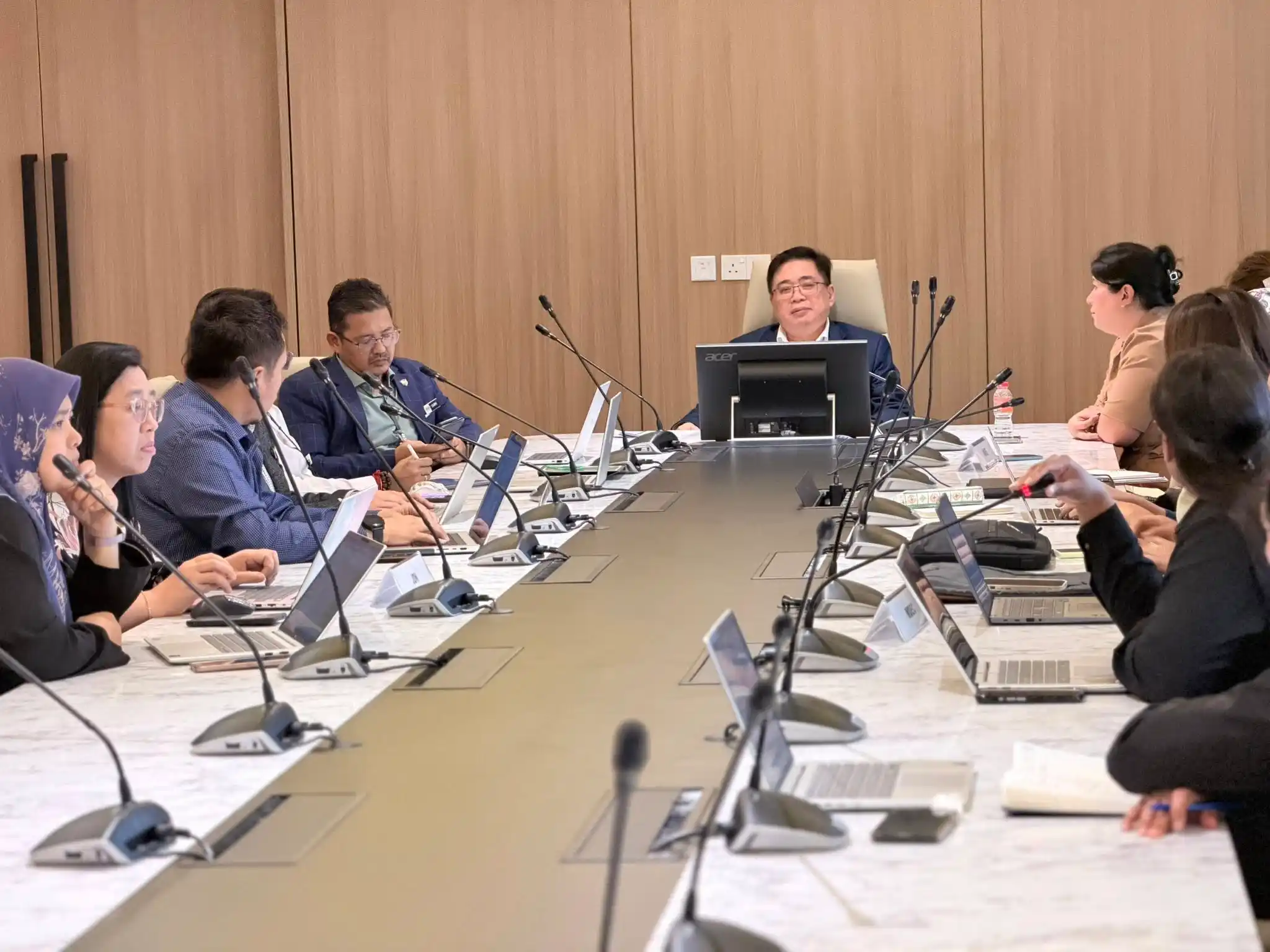 Perjumpaan Strategik Kementerian Digital dan AWS   