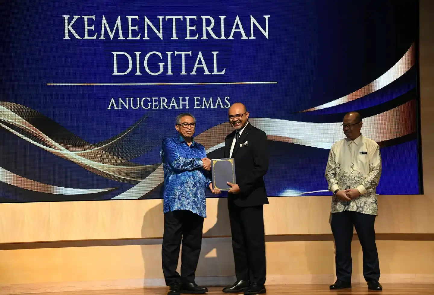 Tahniah KD! Penarafan Emas Pengurusan Aduan Awam 2025