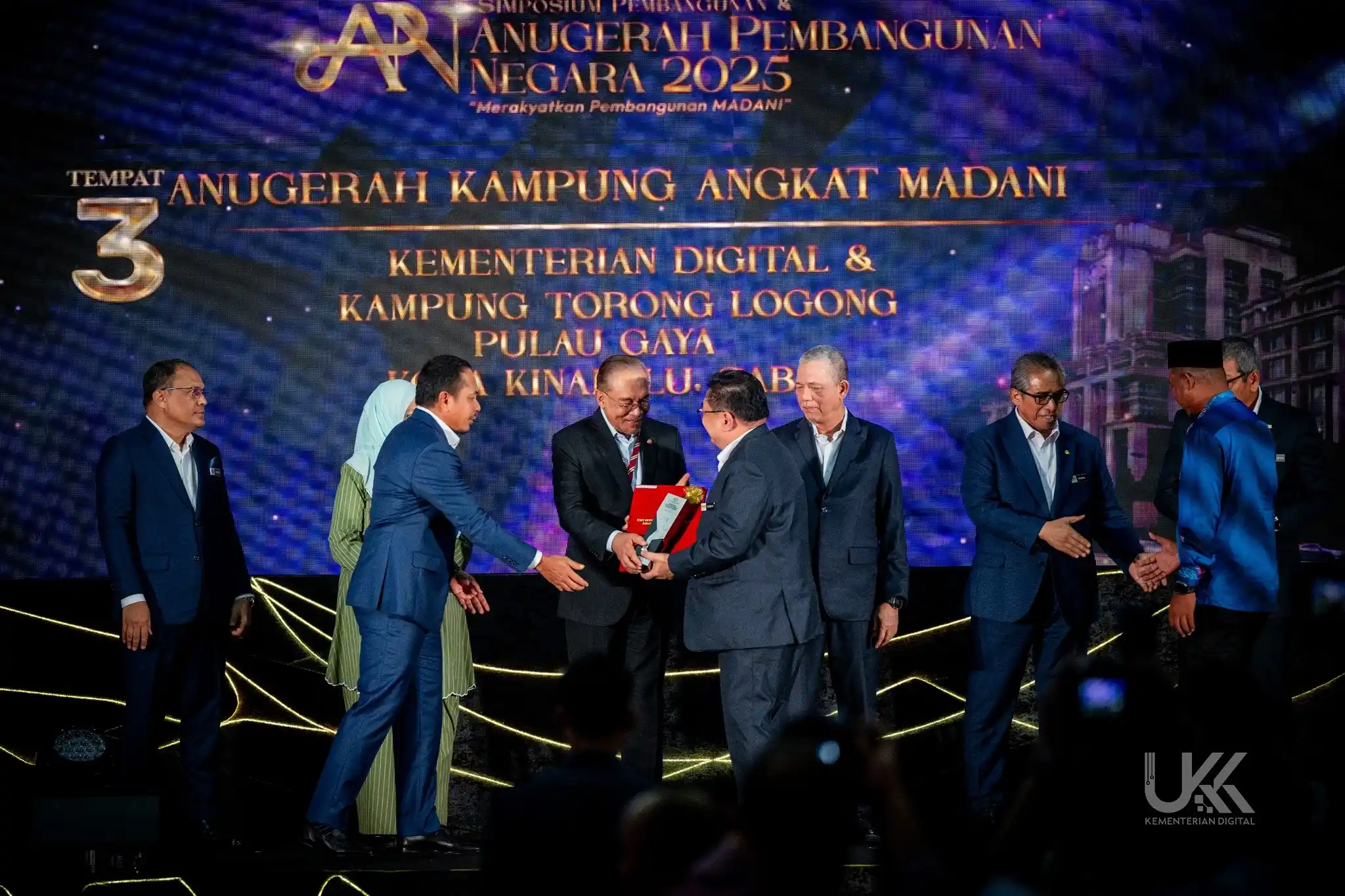 Tahniah KD! Anugerah Kampung Angkat MADANI Terbaik